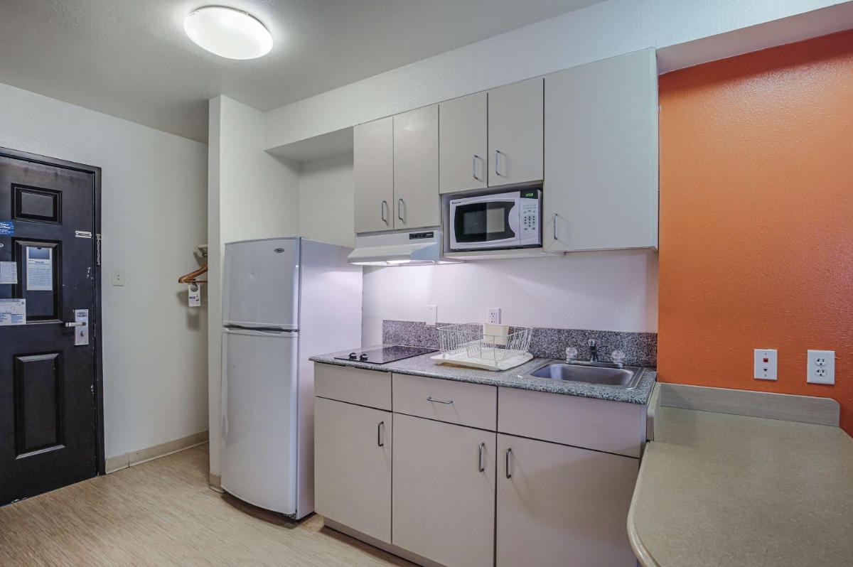 Motel 6-Pasadena, TX - Housity