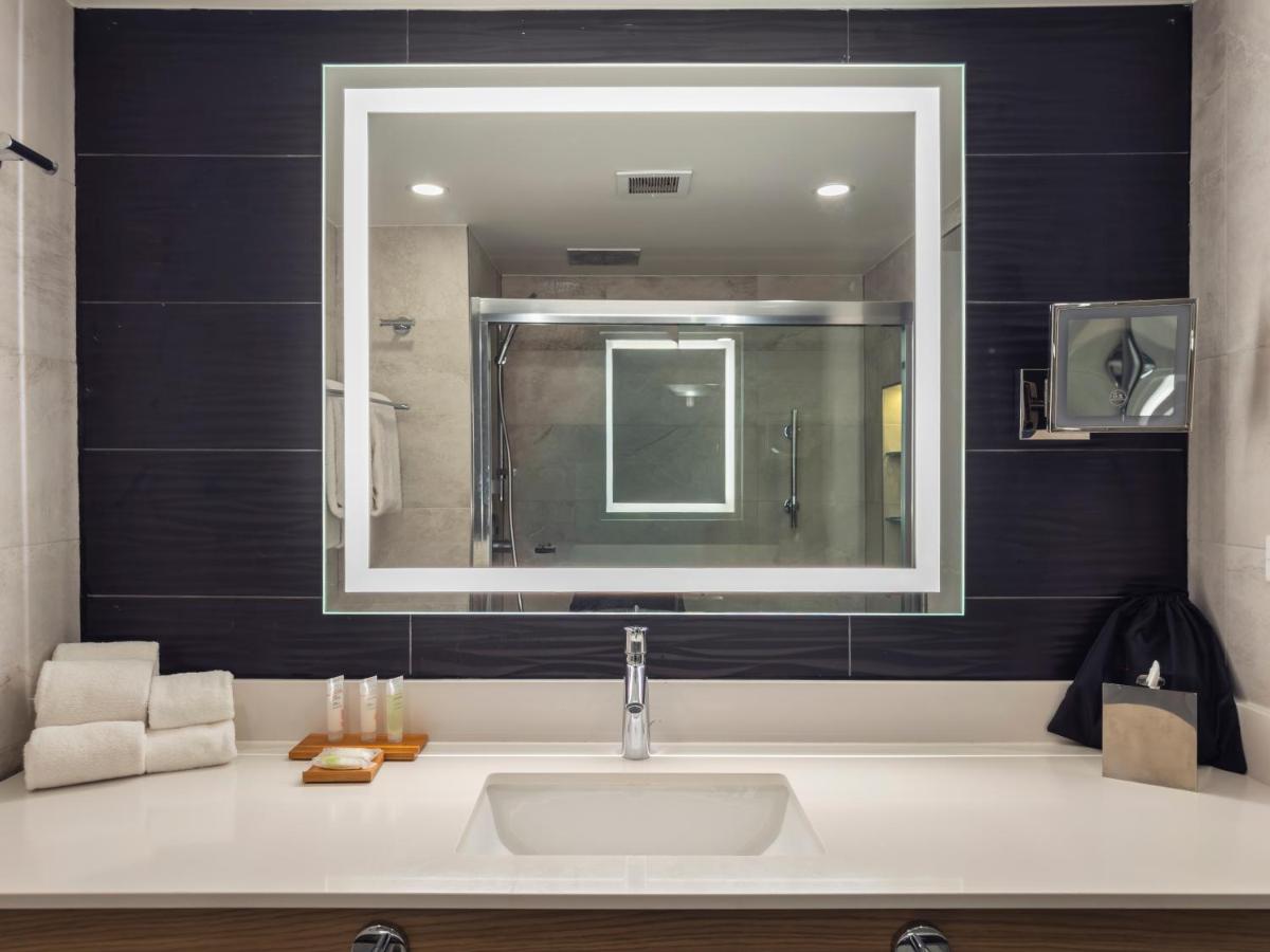 Radisson Hotel Trinidad - Housity