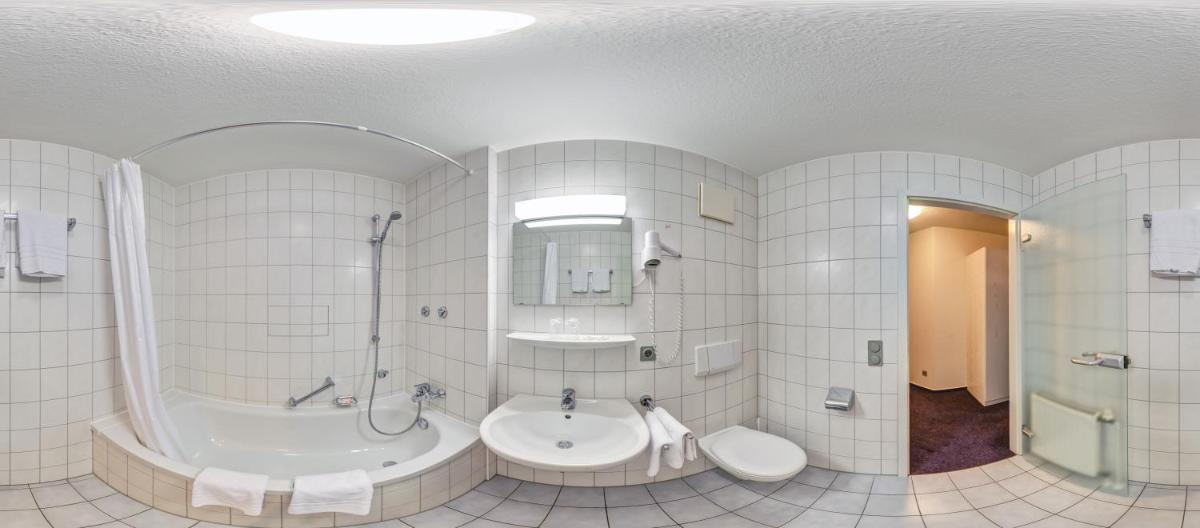 Hotel Gasthof Traube - Housity