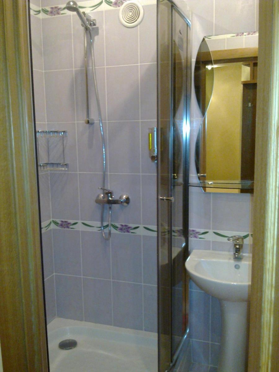 Suitetrails - Apartment at Kirova avenue