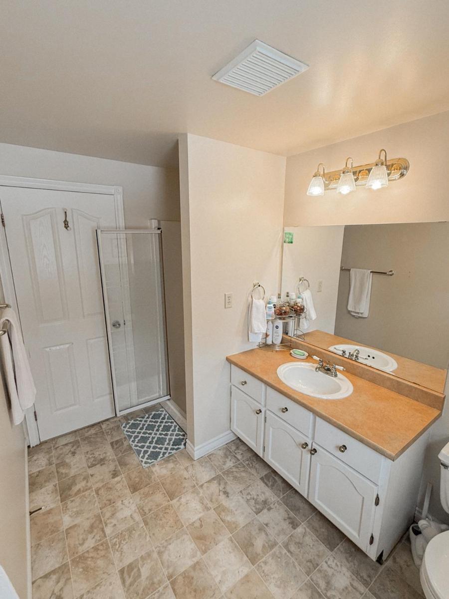 Wright's Creek Apartment - Housity