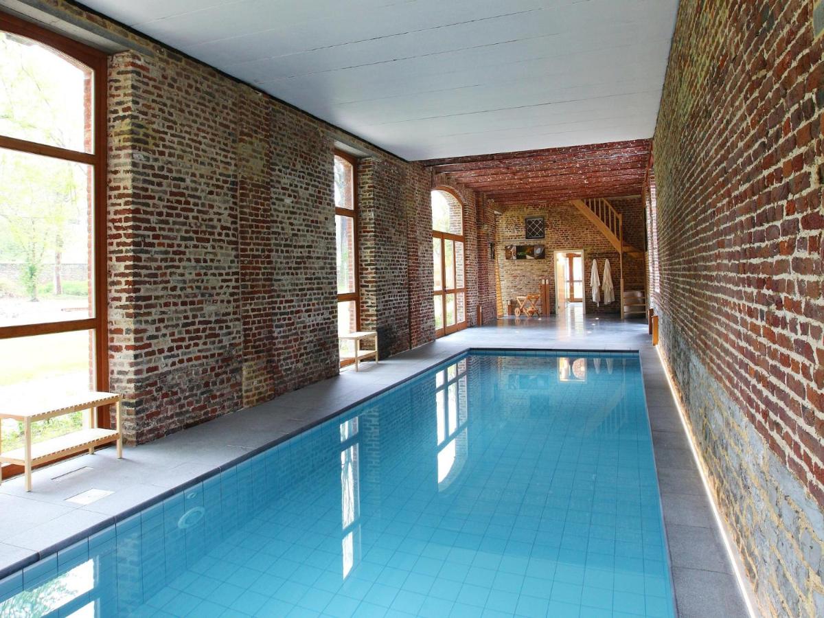 Villa in Wanze with Pool and Tennis Court - Housity