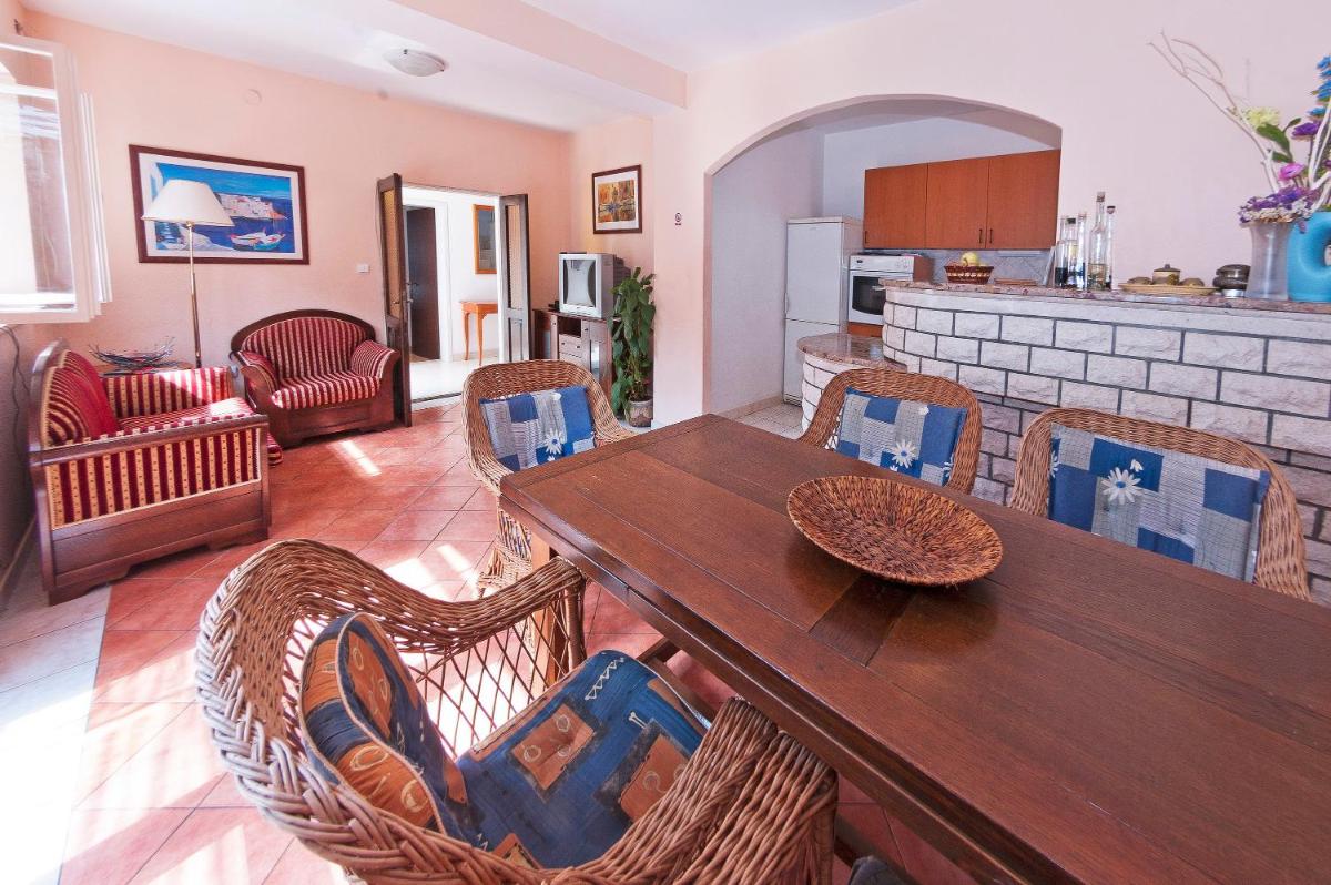 Holiday Home Ivanino - Hizvo