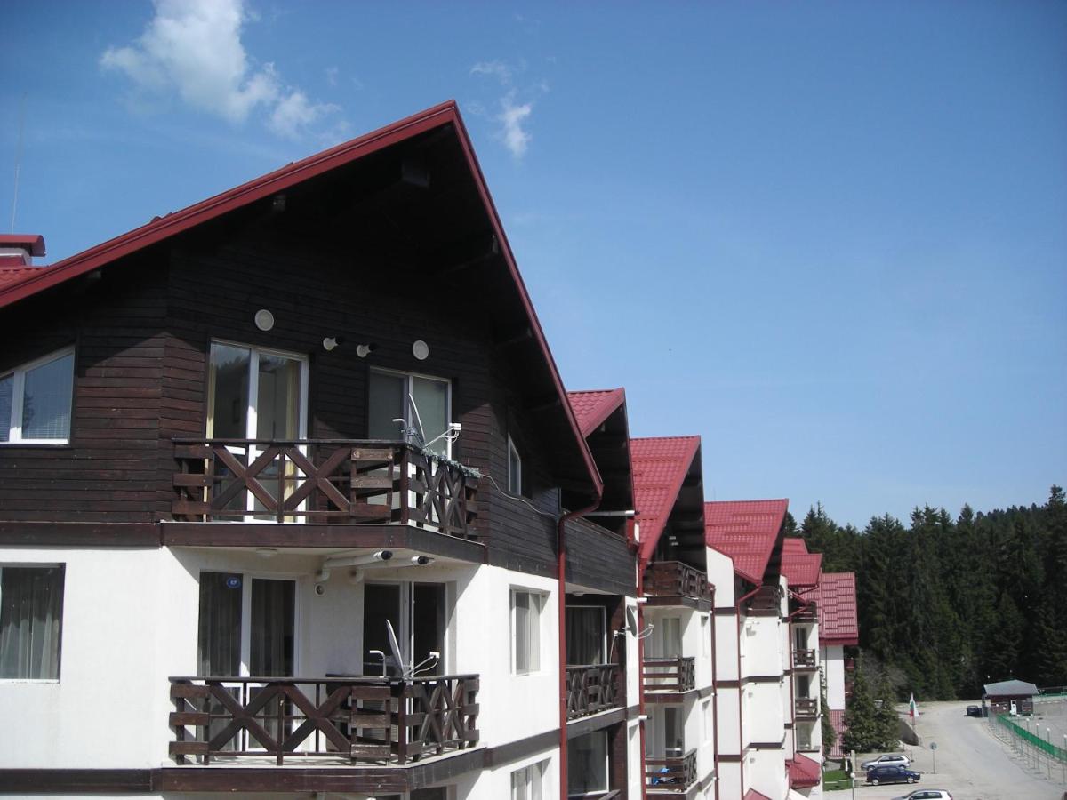 Iglika 2 Top Floor apartment - Housity