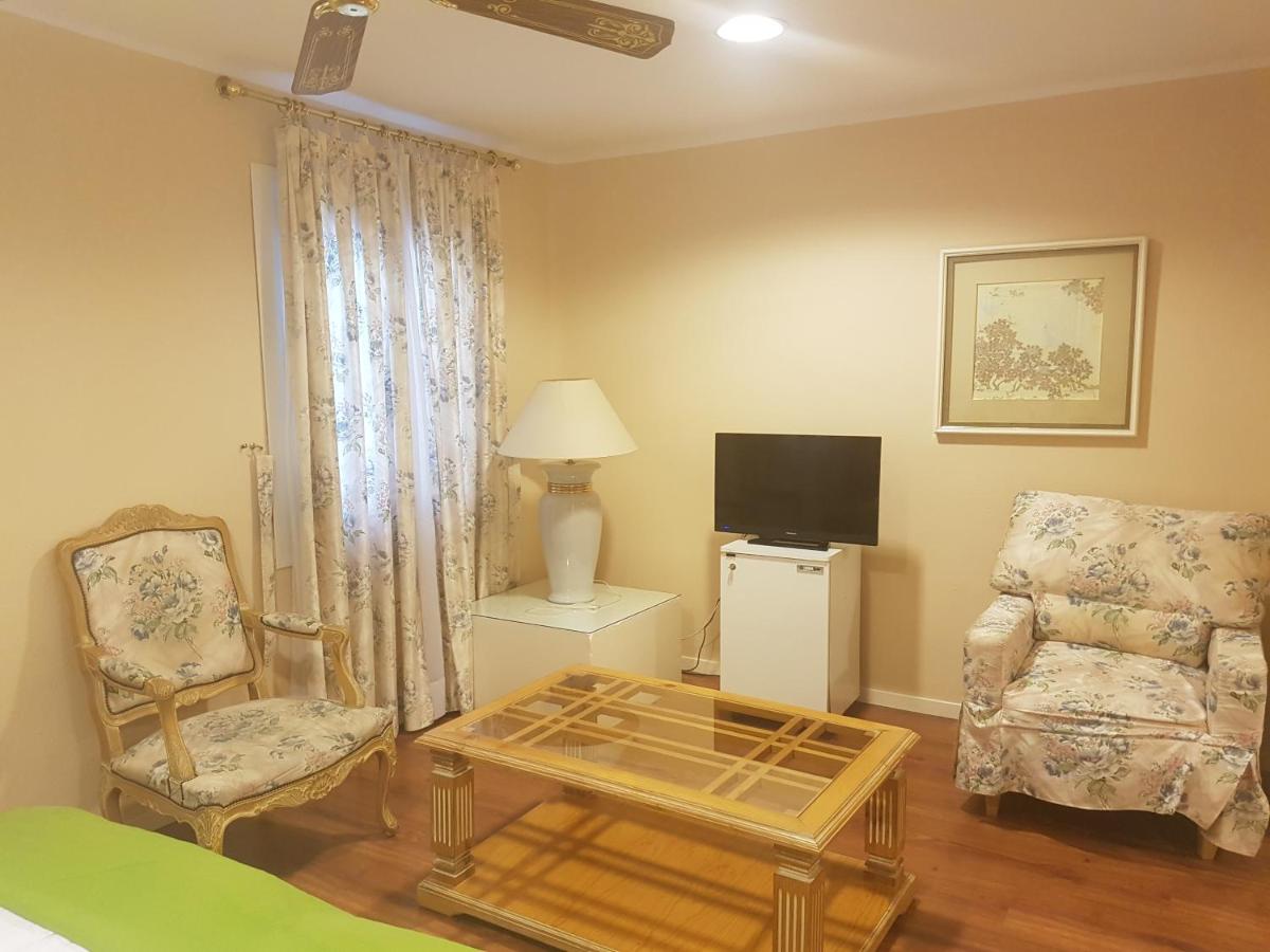 Hotel del Carme - Housity