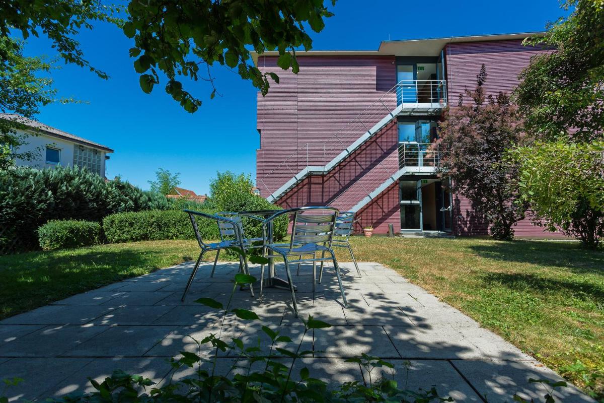 Bed & Breakfast Rotes Haus - Housity