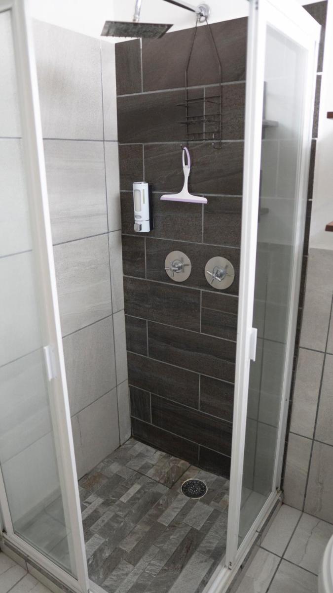 Beautiful entire House in a private condominium - Housity