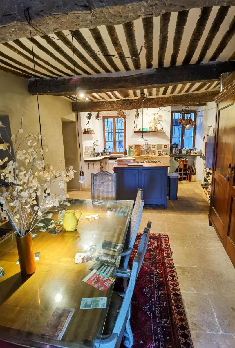 Spacious stylish Provencal house with terrace - Housity