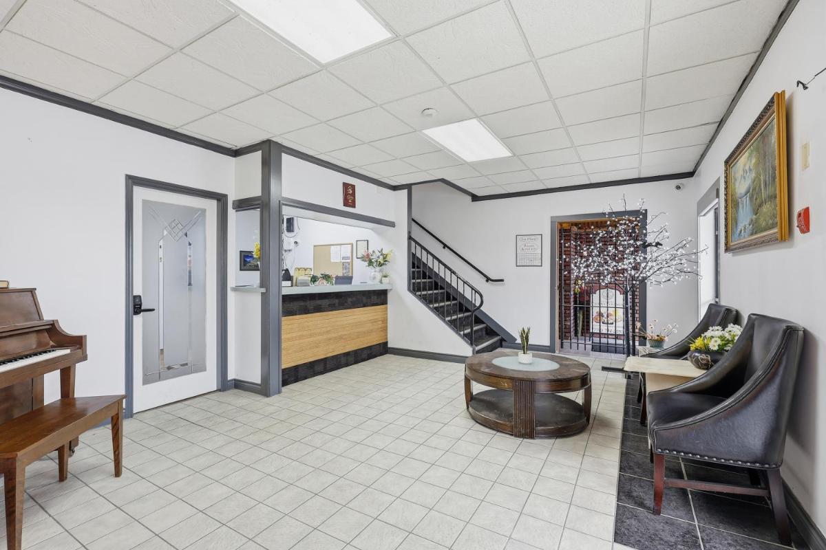 Affordable Choice-Lillooet Hotel Victoria - Housity