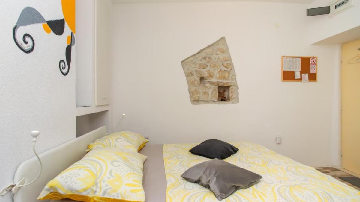 Guesthouse Agora in Trogir Old Town - Housity