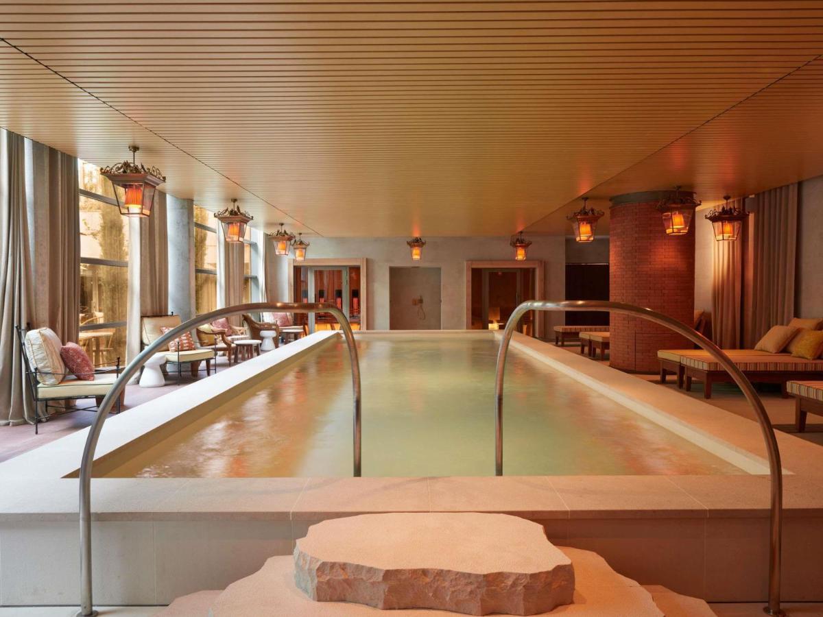 Piscine de l'établissement Mondrian Bordeaux Les Carmes ou située à proximité