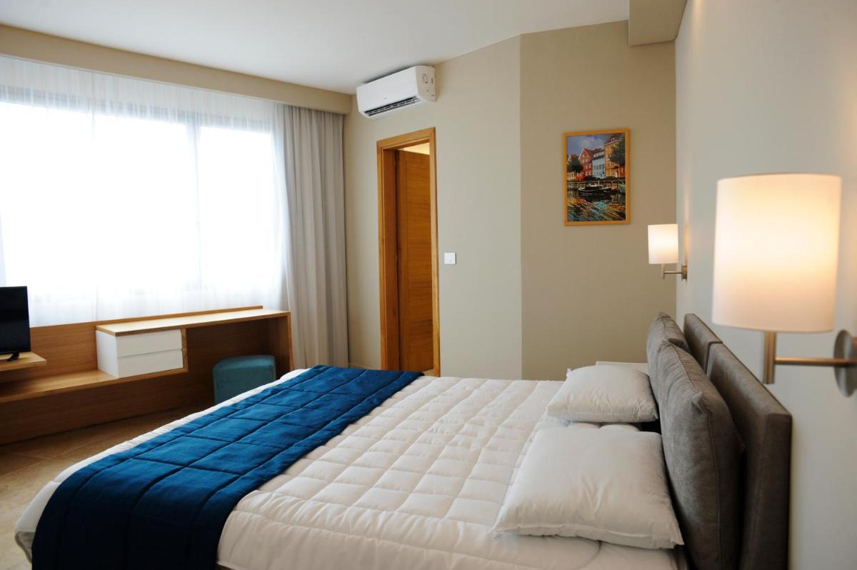 Grey Pearls Suites - Housity