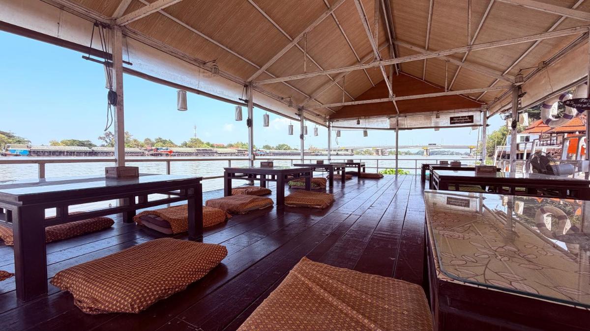 Ayutthaya Garden River Home - Housity