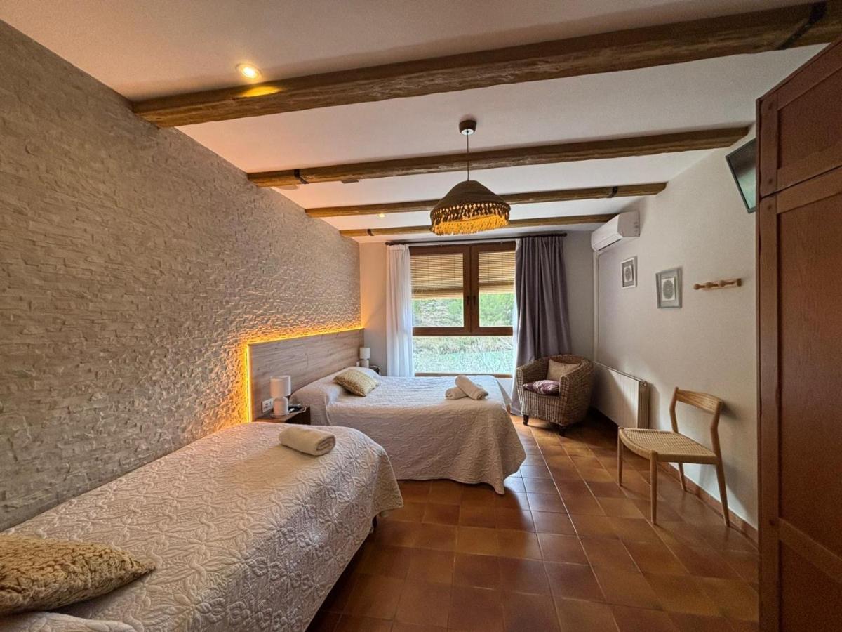 Hostal Avenjúcar - Housity