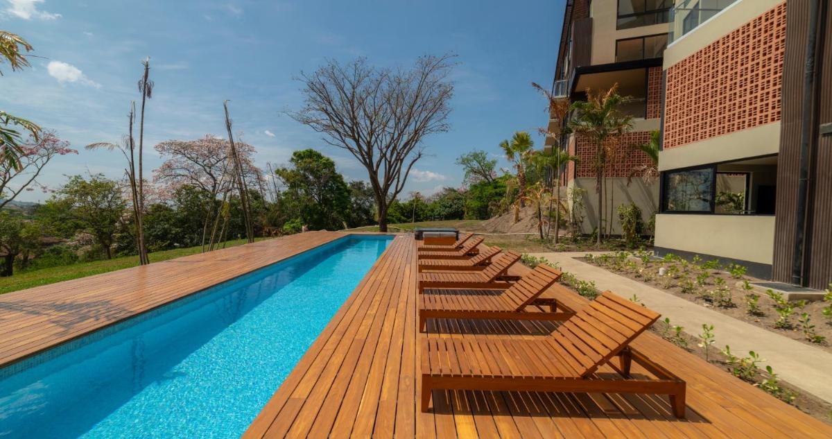 BEE Suites Santa Ana - Housity