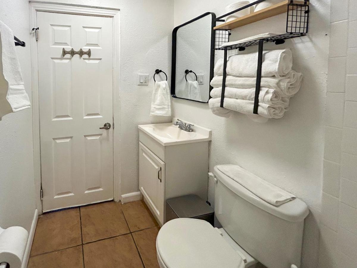 Oasis Palms Resort - Housity