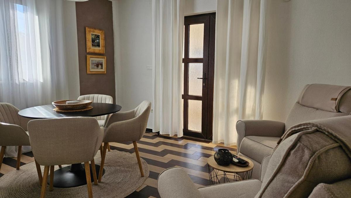 Apartment Iva - Housity