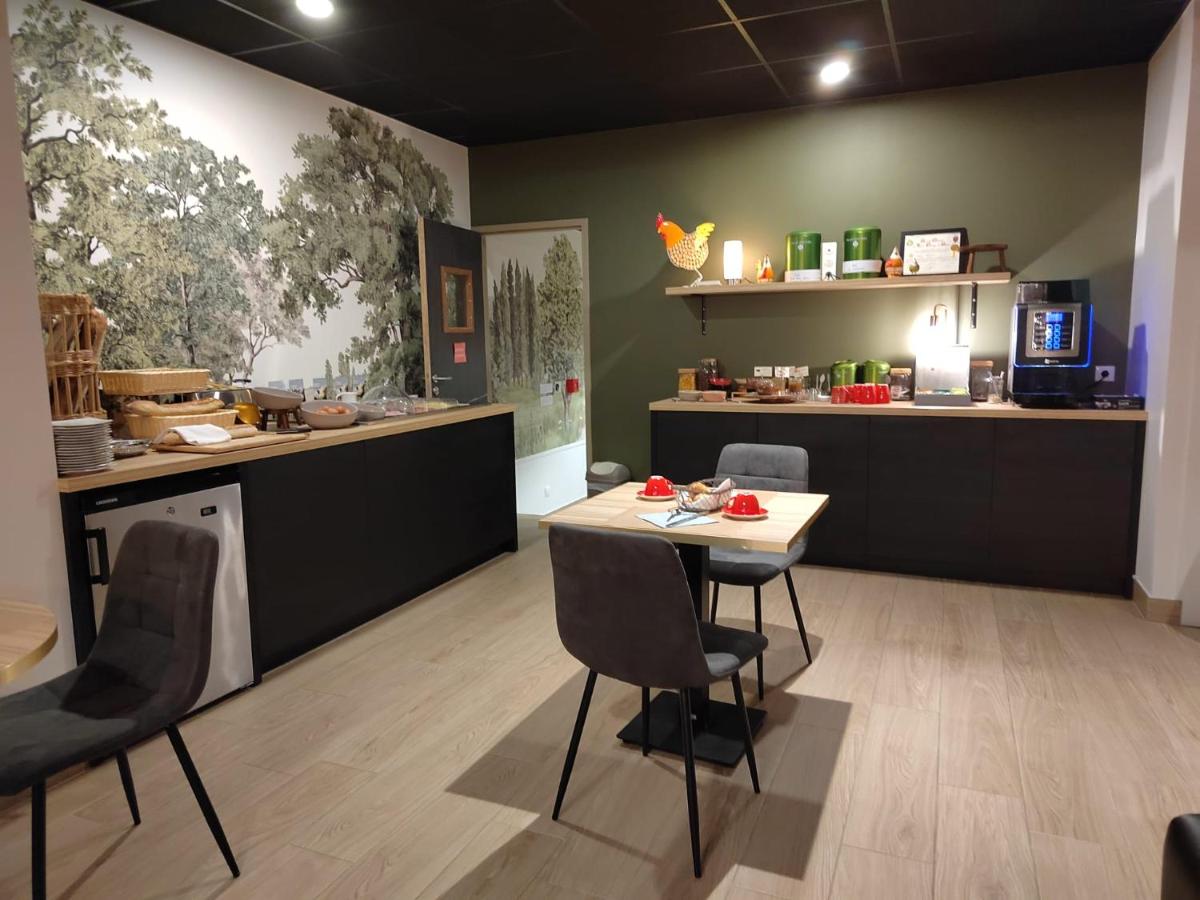 Cuisine ou kitchenette dans l'établissement Logis Relais Saint Michel