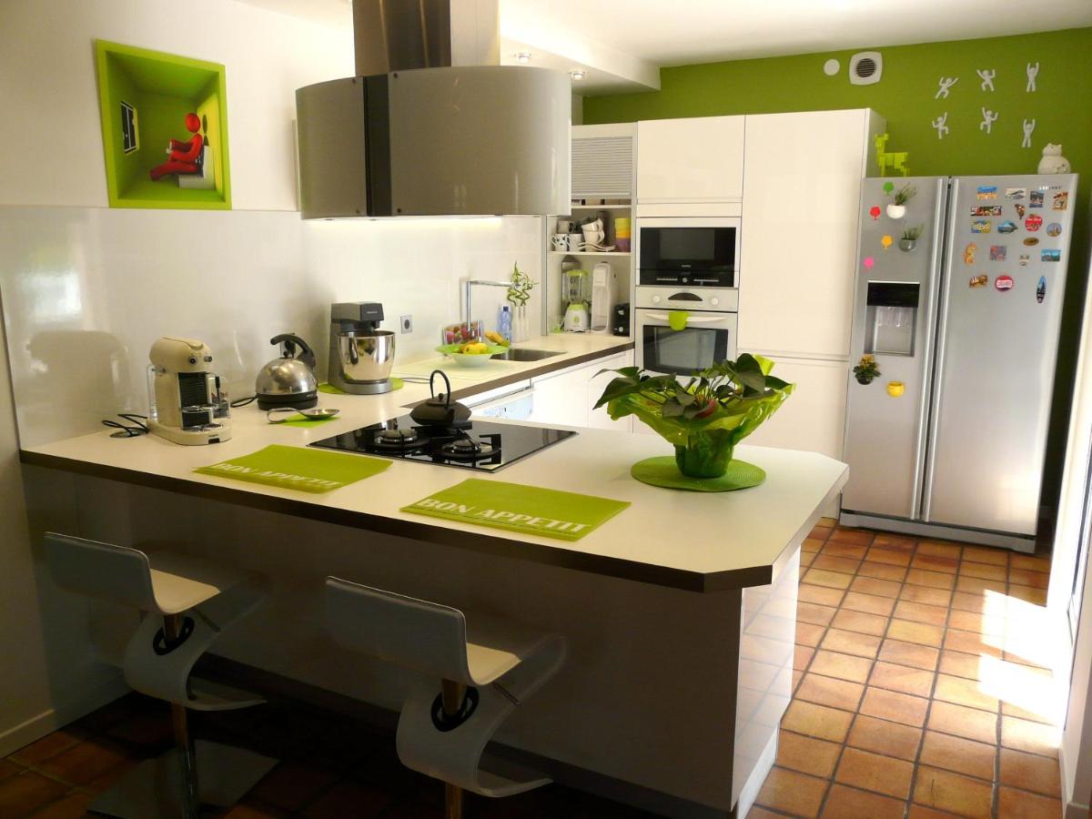 pleasant one-level villa with private pool in the thor village, close to l'isle sur la sorgue - 6 persons - Housity