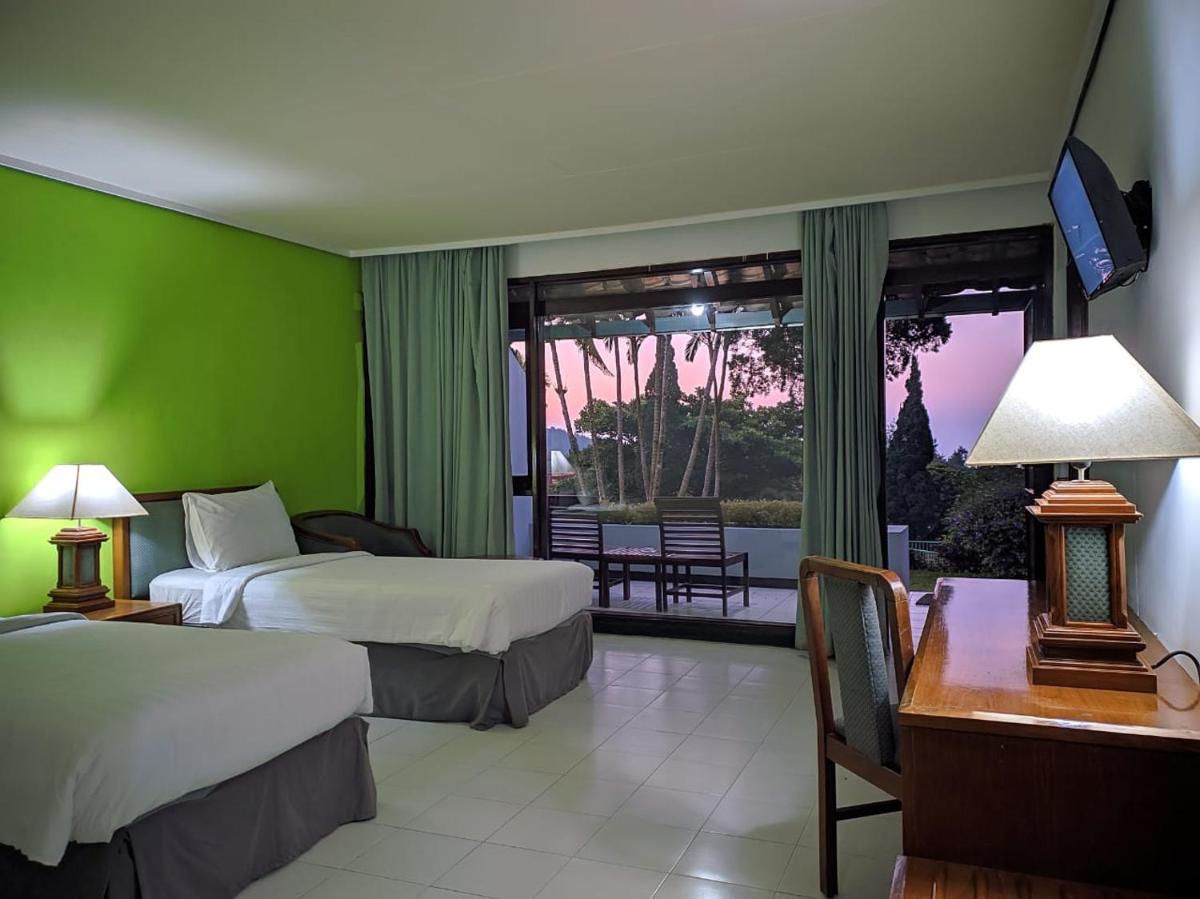 Grand Whiz Hotel Bromo - Housity