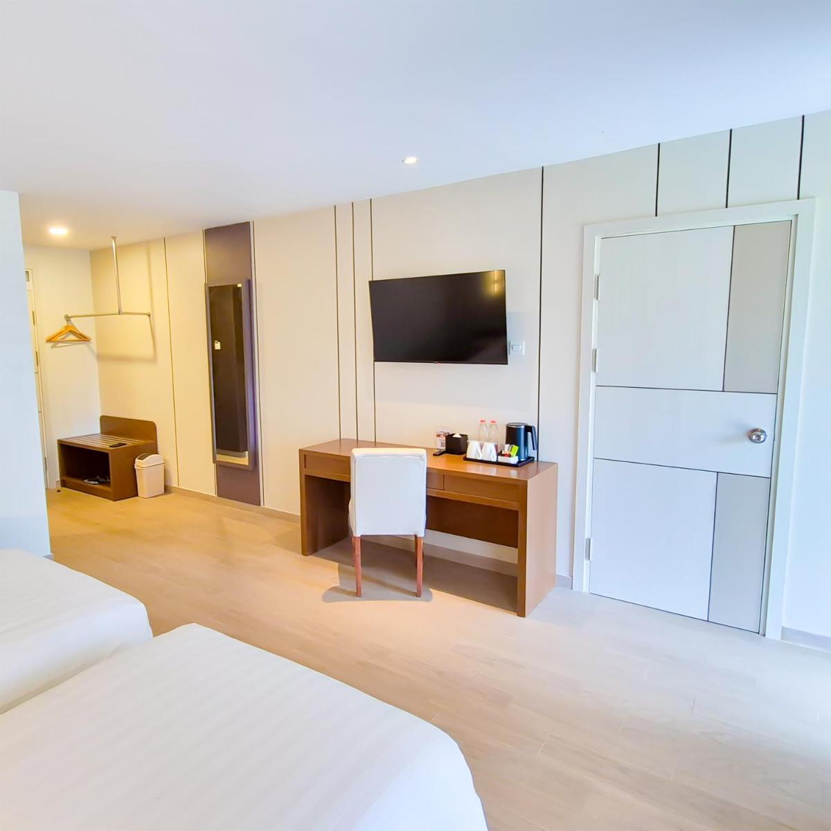 Grand Whiz Hotel Bromo - Housity