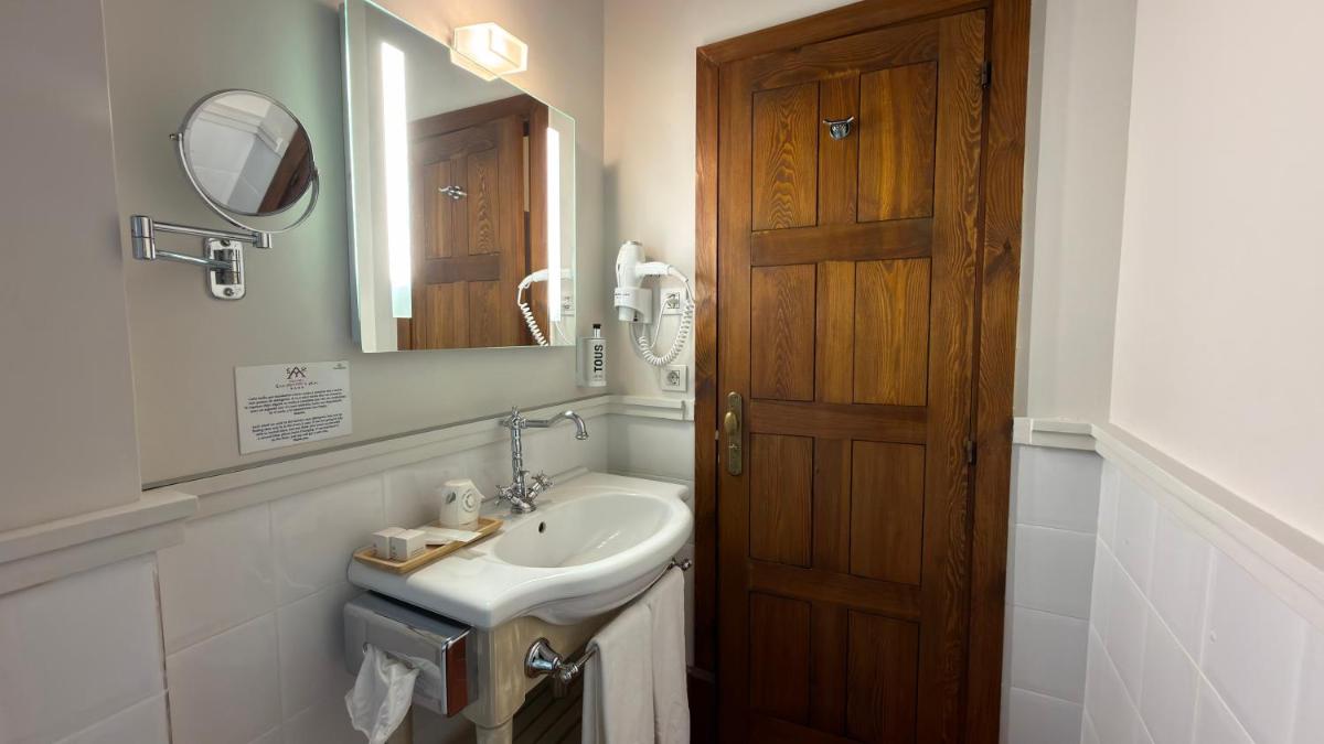 Hotel San Antonio el Real - Housity