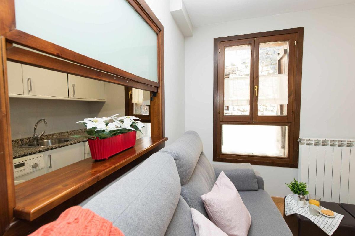 Casa de La Laguna by BeValle - Housity