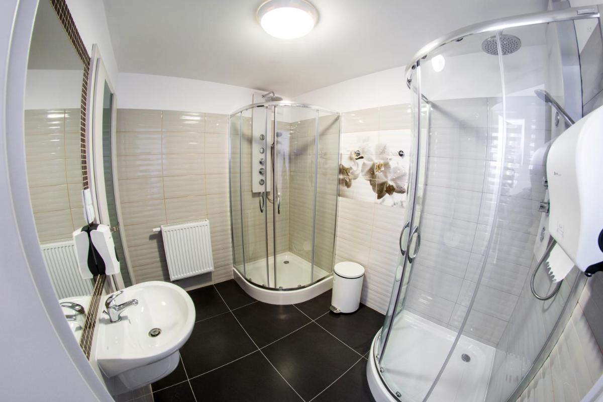Hotel Dobre z Lasu - Housity