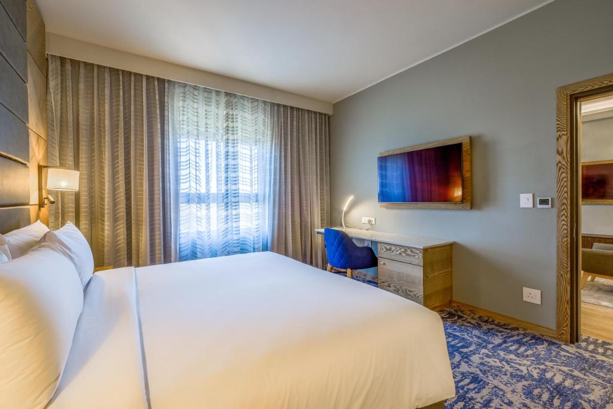 Radisson Hotel and Convention Centre OR Tambo Airport - Housity
