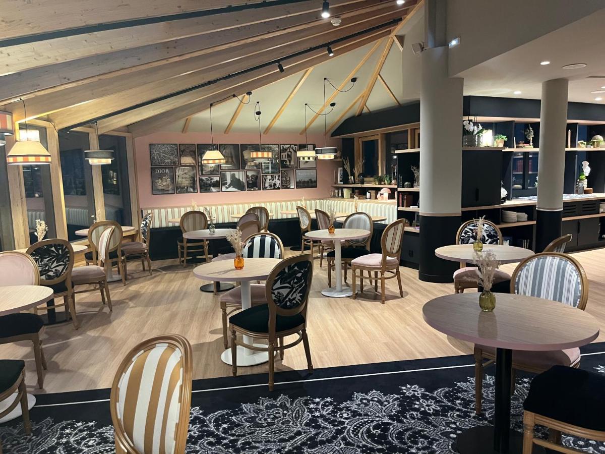 Restaurant ou autre lieu de restauration dans l'établissement Mercure Granville Le Grand Large