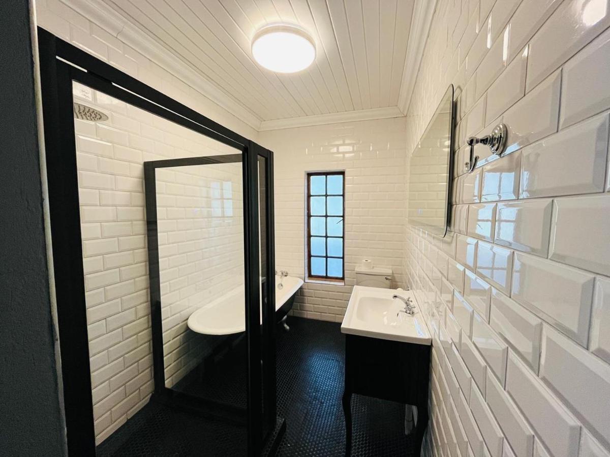 Halfway House Hotel - Housity
