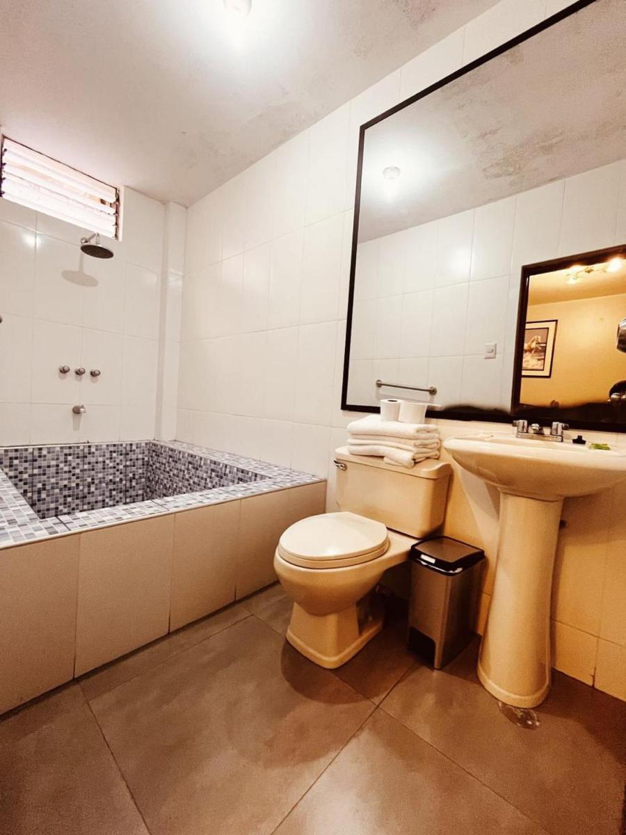 Hotel Baños del Inca - Housity