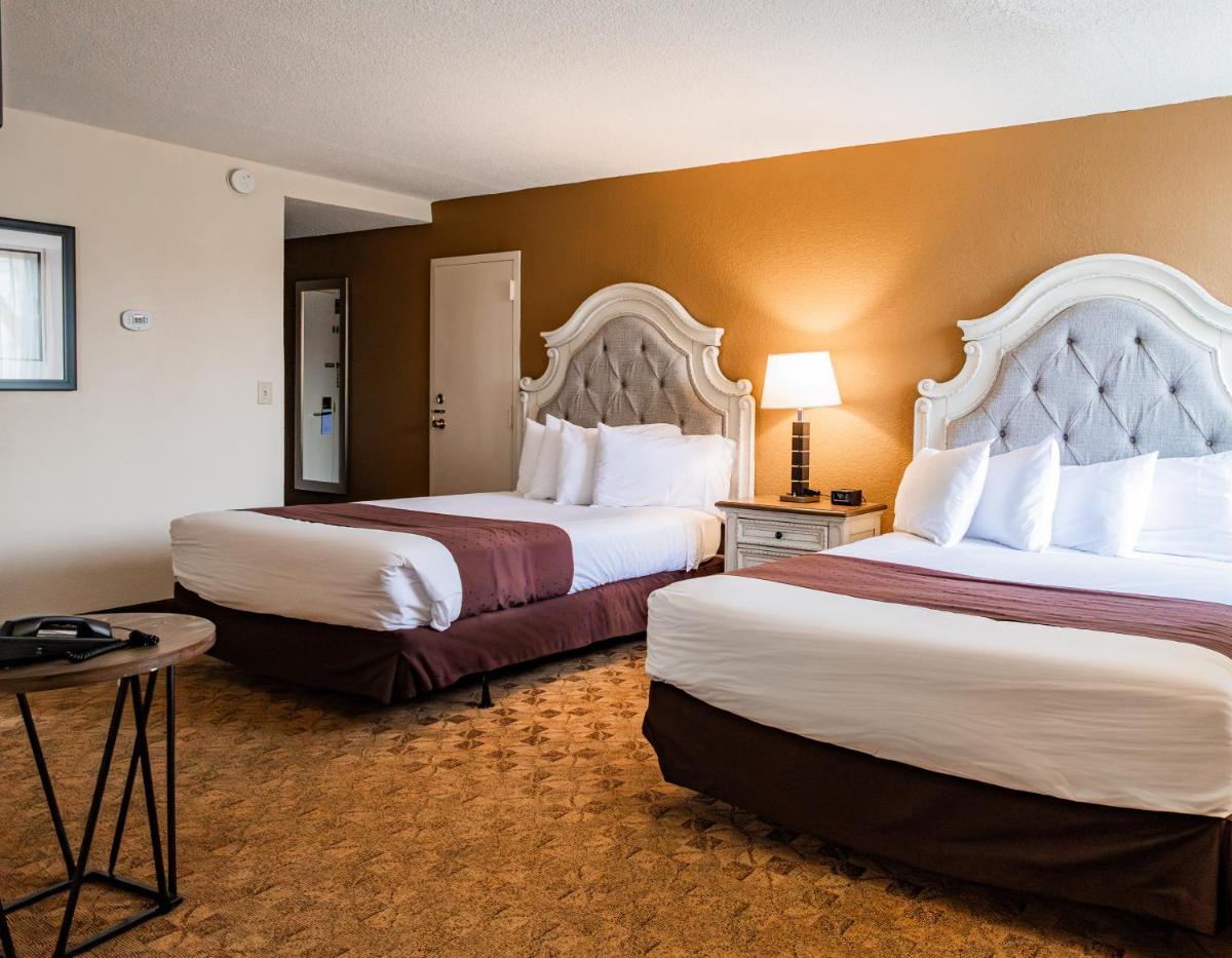 Village Inn Clemmons-Winston Salem, Trademark by Wyndham - Housity