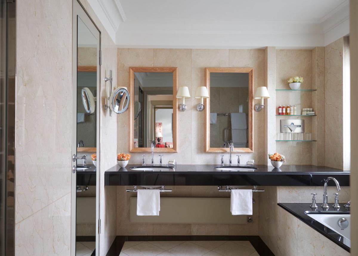 Ein Badezimmer in der Unterkunft Brenners Park Hotel & Spa, Oetker Hotels