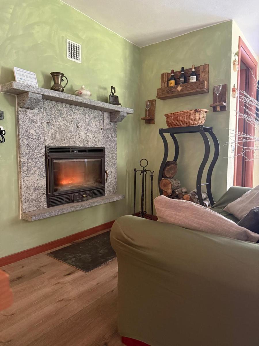 Alpaca's House: green, animals & lake view - Housity