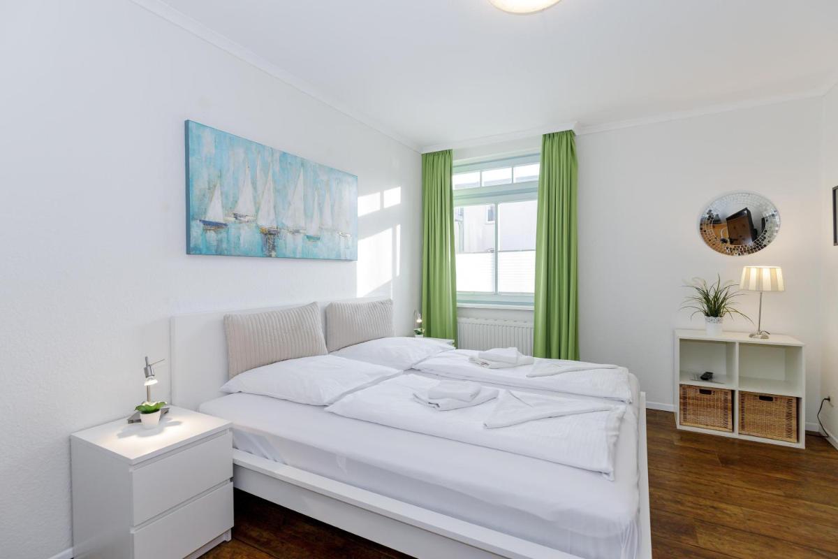 Haus mit Ambiente Wald - Schöne Ferienwohnung in Kühlungsborn Ost - Strandstraße - Housity