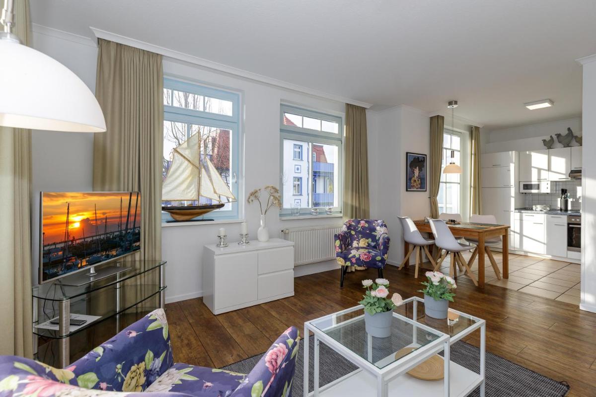 Haus mit Ambiente Wald - Schöne Ferienwohnung in Kühlungsborn Ost - Strandstraße - Housity