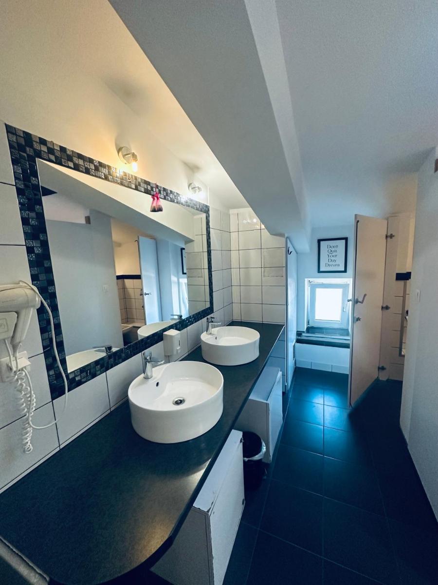 AB Hostel - Housity