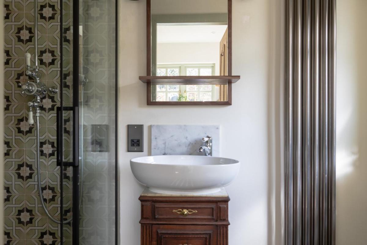 Spring Cottage-the perfect escape, romantic & cosy - Housity