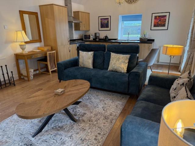 Anniston Farm Cottages - Housity