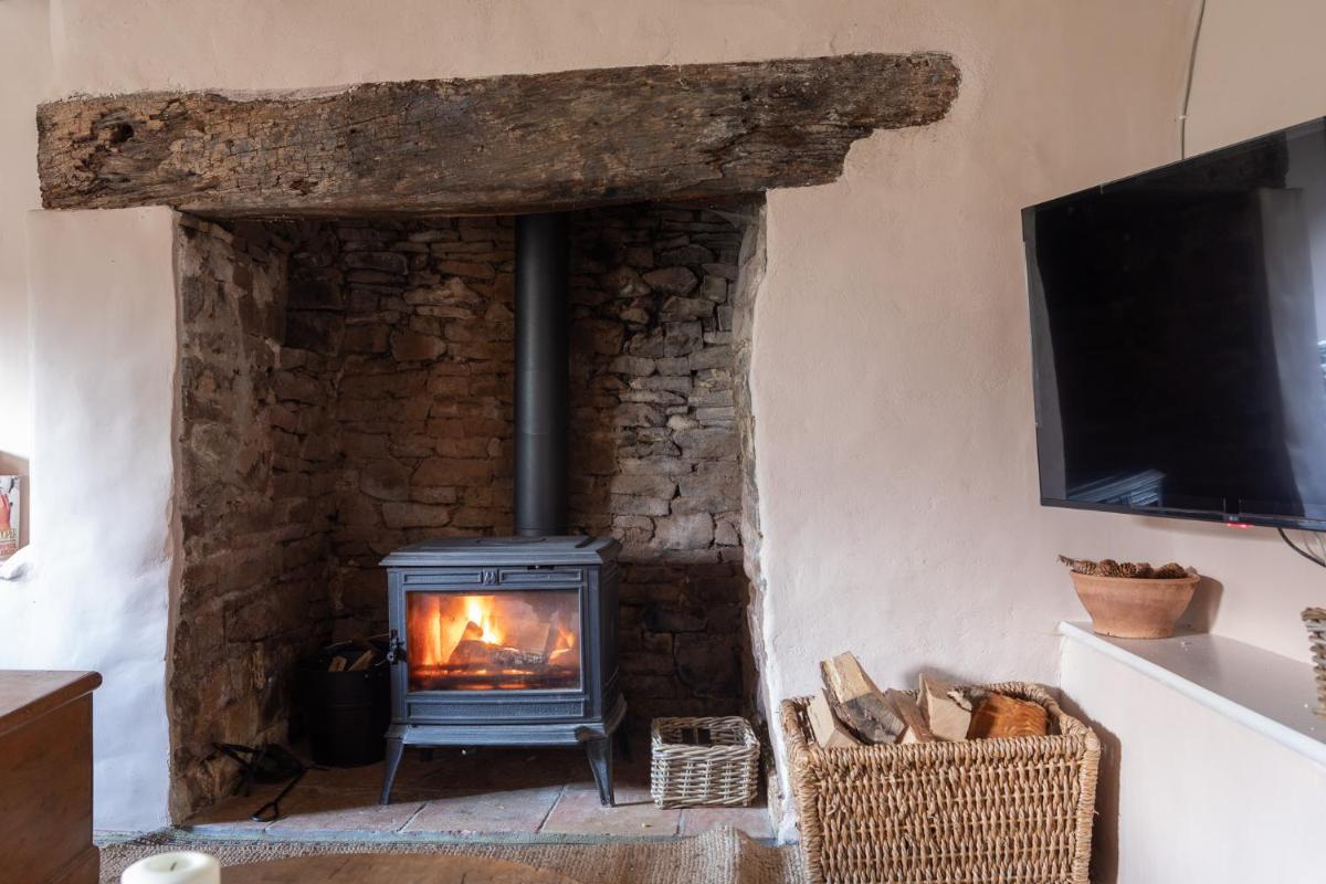 Spring Cottage-the perfect escape, romantic & cosy - Housity