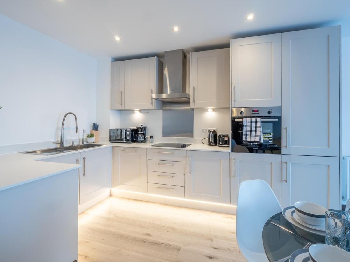 Cosy 2-Bed Next to Harlow Town - Housity