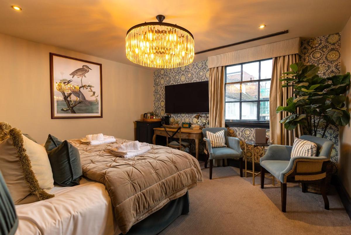Salisbury Arms Hotel - Housity