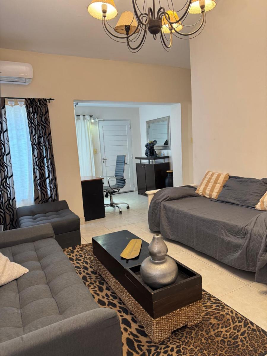 Victorino House en el Cerro de las Rosas con cochera - Housity