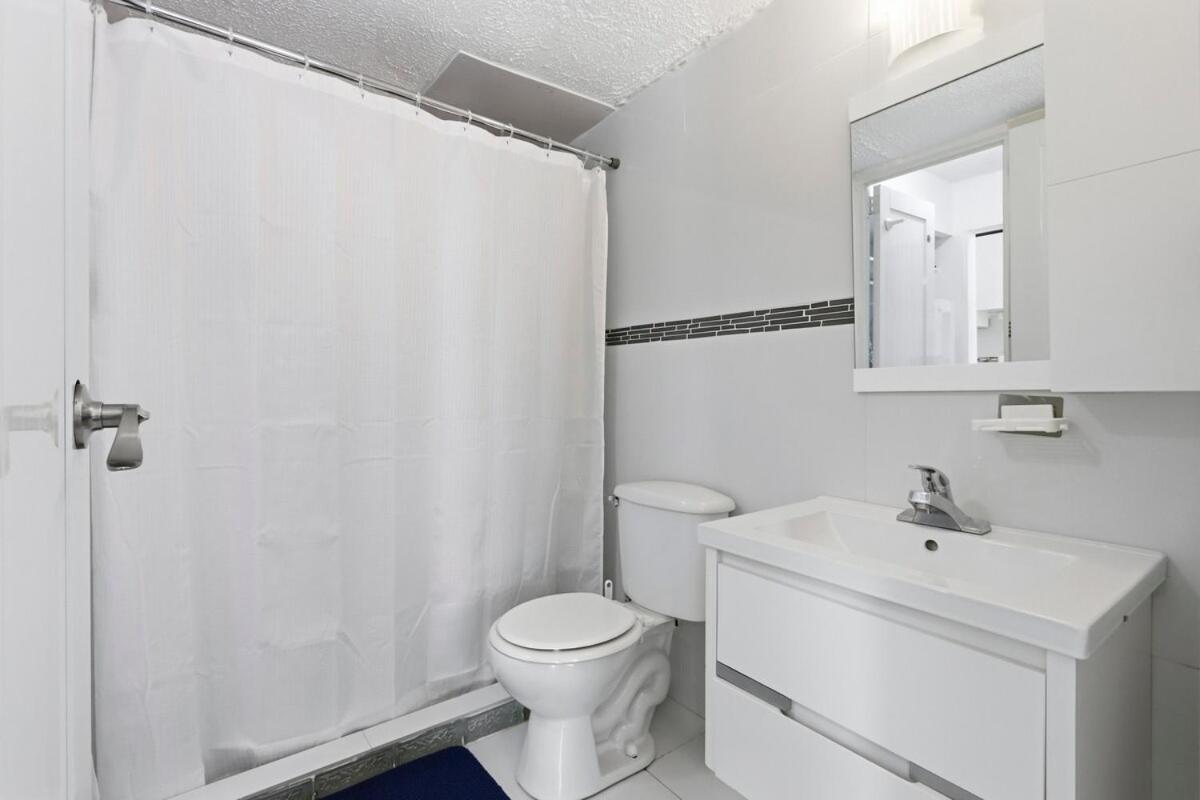 Condo at Coral Beach Towers - Housity