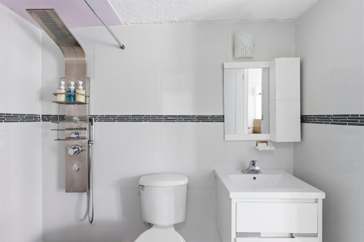 Condo at Coral Beach Towers - Housity