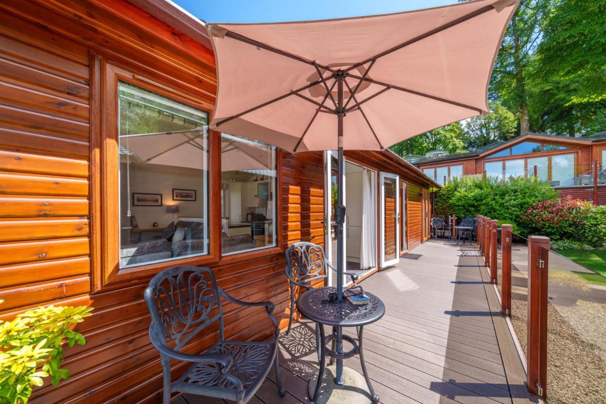 Mere Lodge - Lake Views - Housity