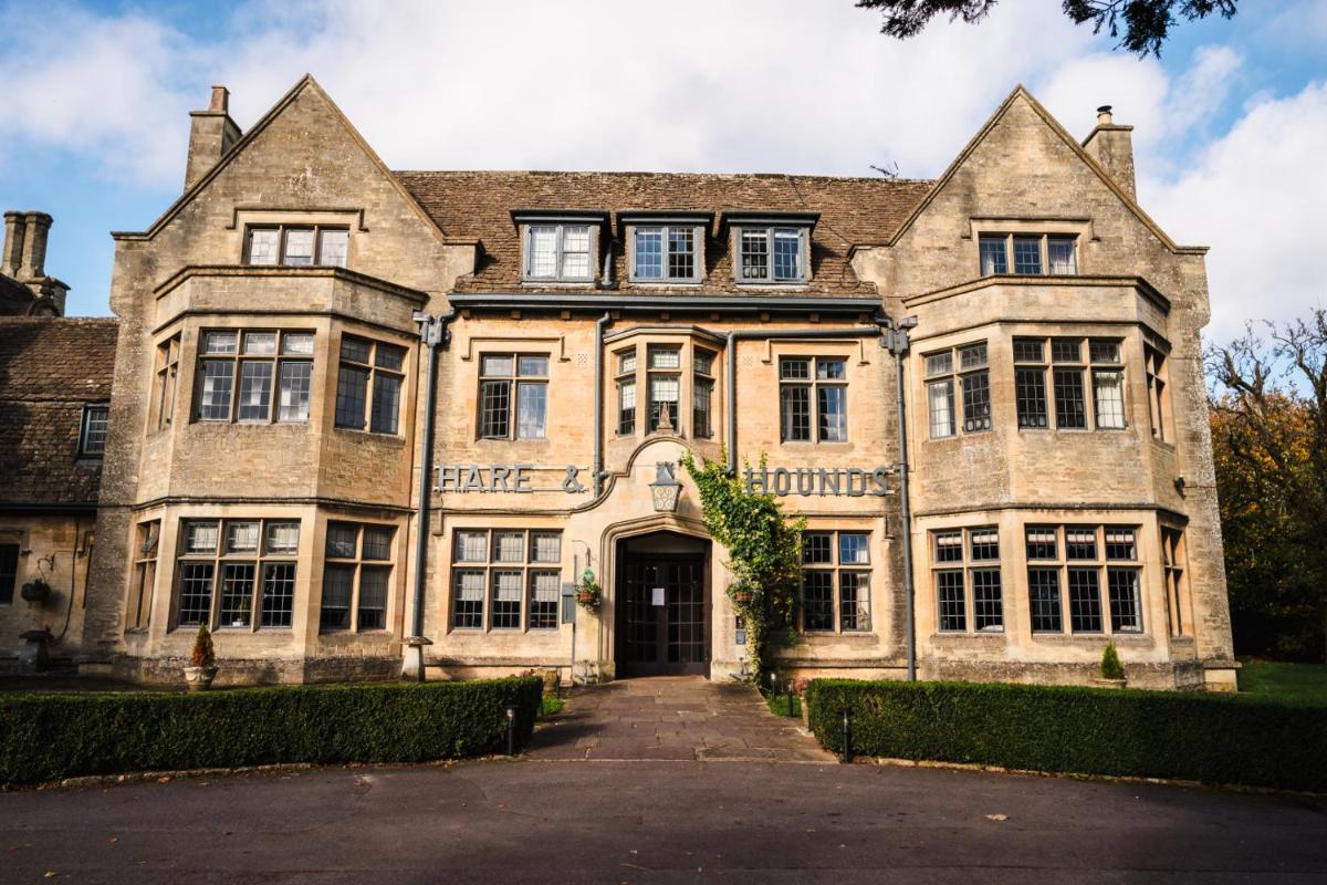 The Hare & Hounds Hotel - Housity