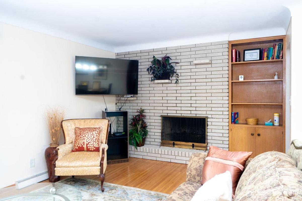 Cozy 5BR St Paul Home with Fireplace & Free Parking - Housity