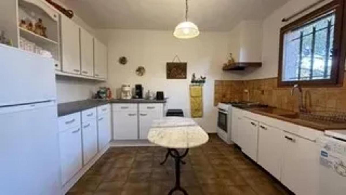 Villa avec piscine à Saint-Raphaël et vue sur la montagne - Housity